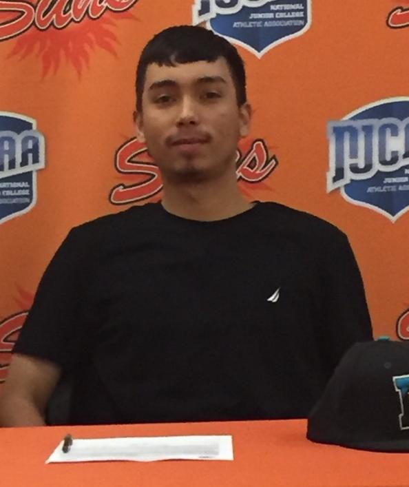 Molina's Flores Joins Baseball 2019-2020 Recruiting Class