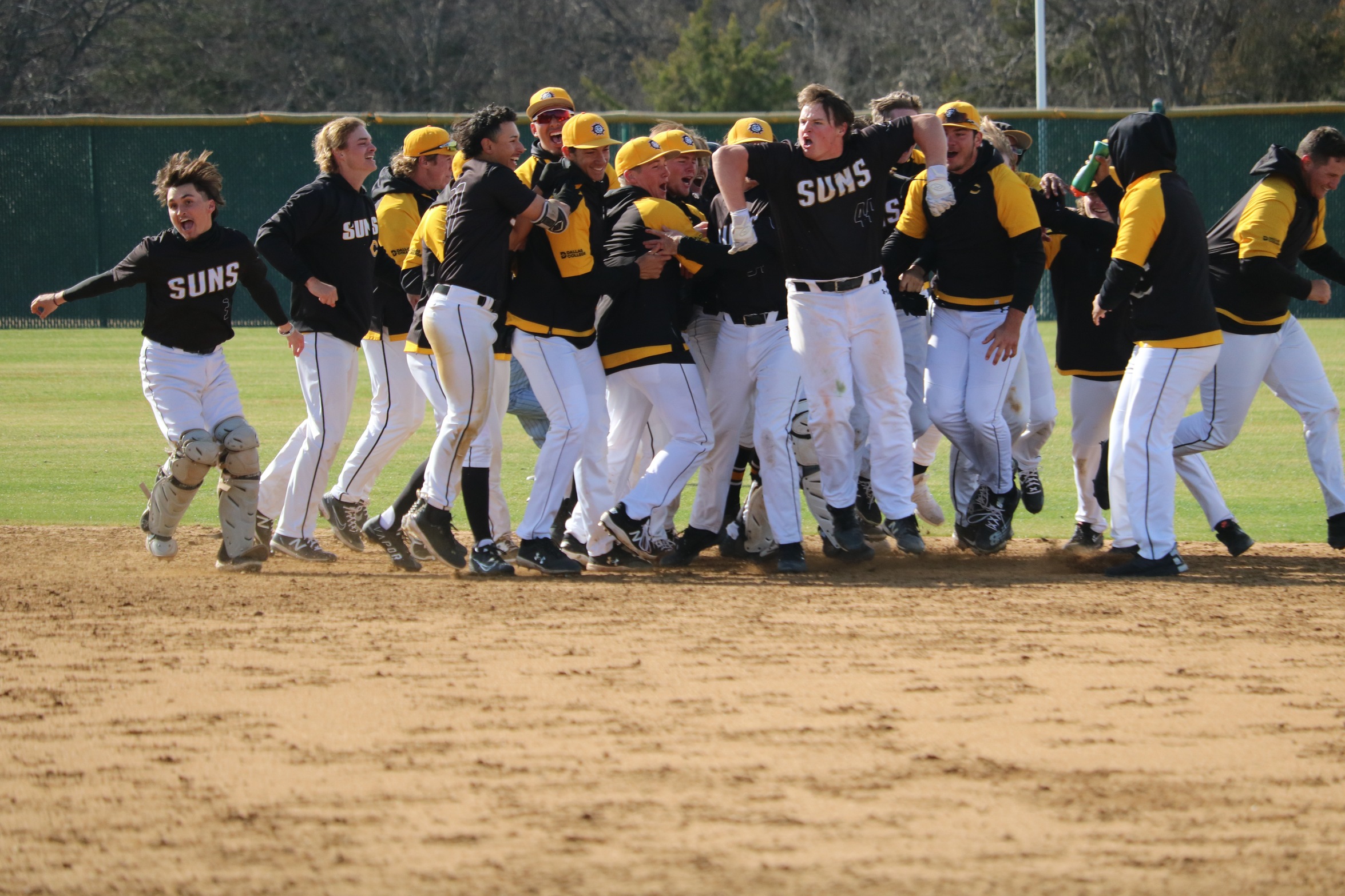 Suns Win Nail Biter over Northlake